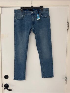 Denali Slim Men’s Jeans in Medium Blue Stretch Denim
